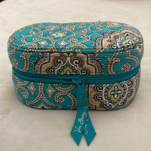Vera Bradley hard cover travel jewelry case